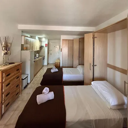 Apartment Studio In Castle Harbour With Pool Viewc012 Los Cristianos (Tenerife)